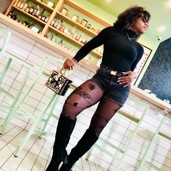 Xstravagance Designs Accessories - Floral print mesh stockings